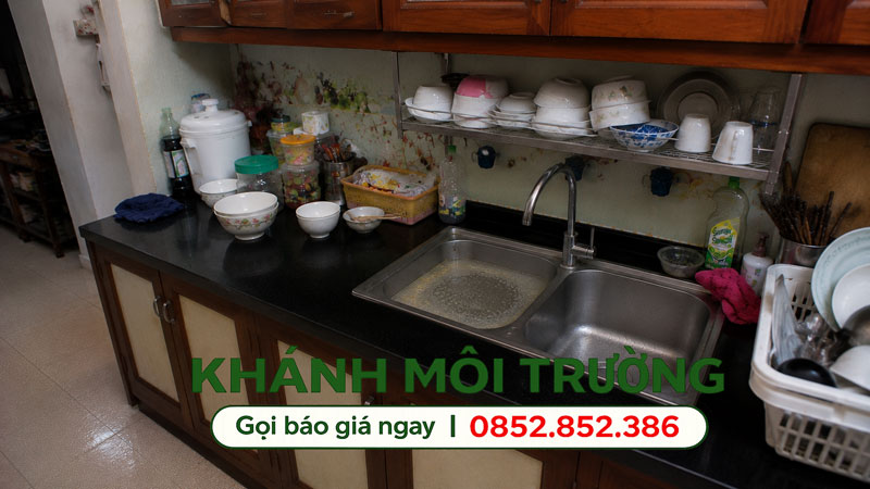 Nước đọng trong bồn là dấu hiệu bồn rửa chén bị nghẹt Nước đọng trong bồn là dấu hiệu bồn rửa chén bị nghẹt