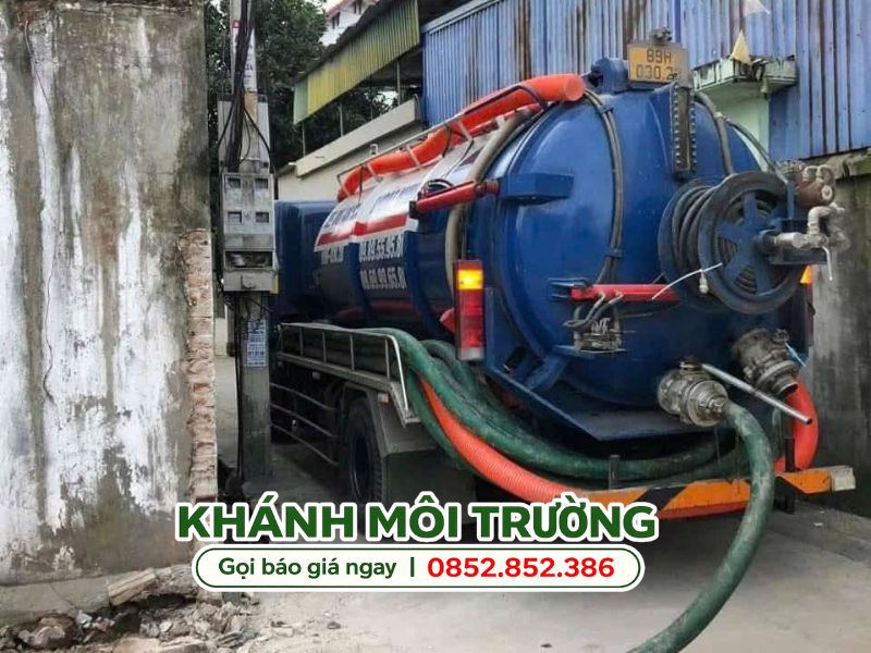 Hút hầm cầu bằng xe chuyên dụng, hạn chế đục phá Hút hầm cầu bằng xe chuyên dụng, hạn chế đục phá