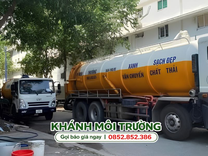 Đội xe túc trực 24/7 của Khánh Môi Trường luôn sẵn sàng đi xử lý Đội xe túc trực 24/7 của Khánh Môi Trường luôn sẵn sàng đi xử lý