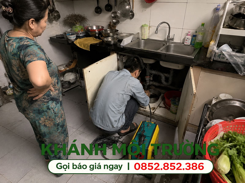 Khánh Môi Trường xử lý bồn rửa chén nghẹt tại nhà cô Hoa Khánh Môi Trường xử lý bồn rửa chén nghẹt tại nhà cô Hoa