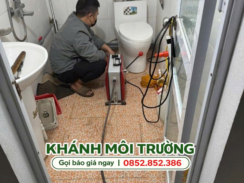 Thông tắc bằng máy lò xo chuyên dụng